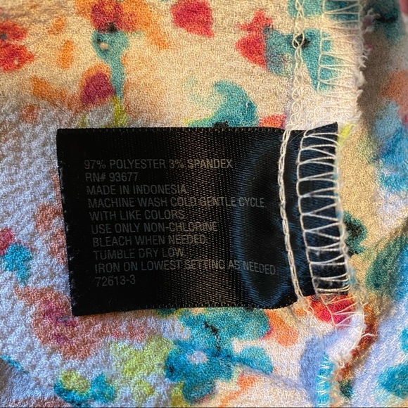 WORTHINGTON Short Sleeved Blouse Floral Flounce Front White Size Petite Medium - Picture 8 of 8